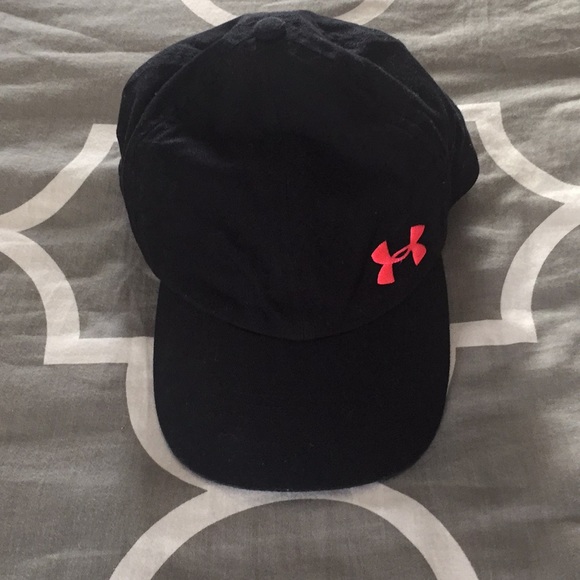 all black under armour hat
